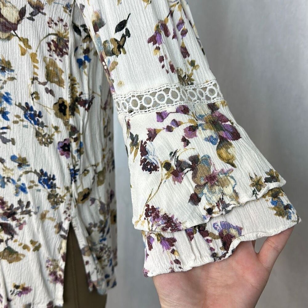 Altar’d State Button Down Blouse Shirt Top Floral Size Medium Lace Detail Ruffle - Picture 5 of 11